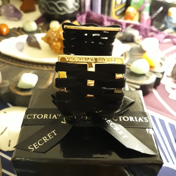 Victoria Secret Cuff - Picture 6 of 6